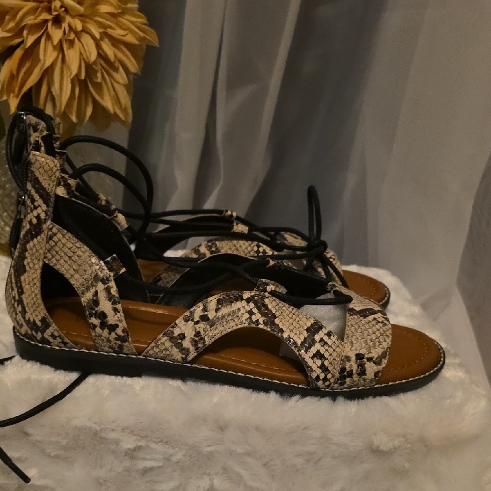 New CrownVintage Snakeskin Lace-Up Sandals